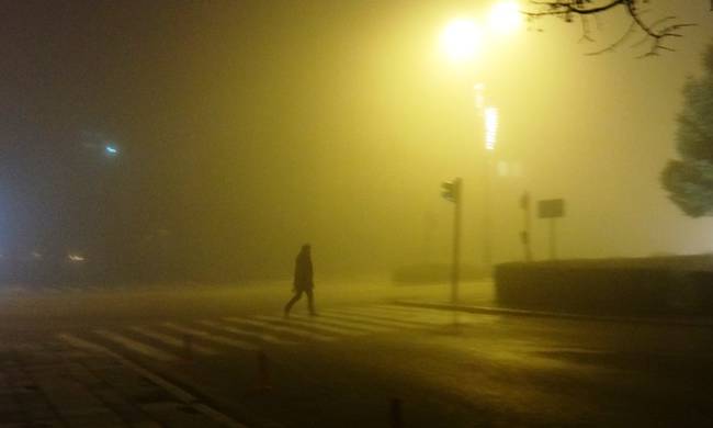 Πνιγμένη στην αιθαλομίχλη η Κίνα: Ακυρώσεις πτήσεων και προβλήματα στους δρόμους